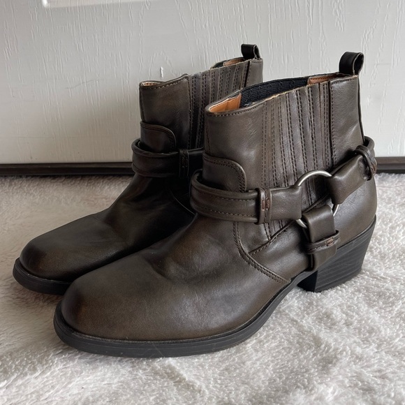 ESprit Haven vegan leather Moto ankle boots - Picture 1 of 9
